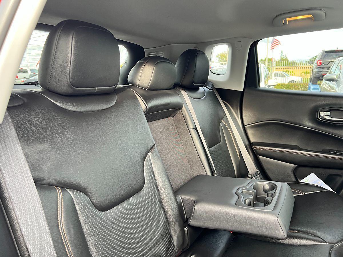 Jeep Compass Limited 4X4 - Thumbnail 18