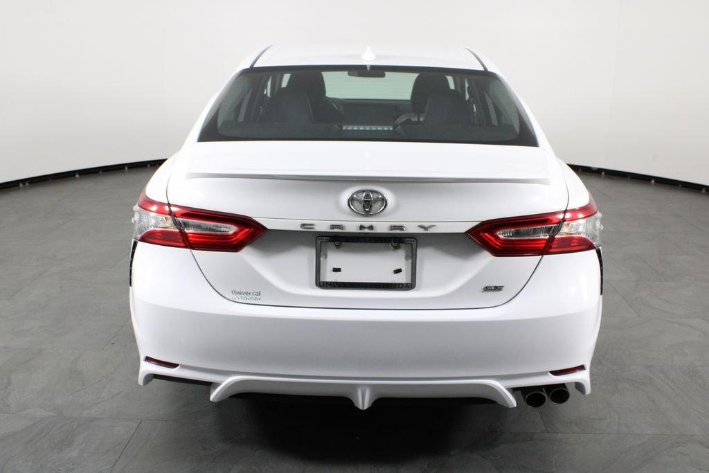 Toyota Camry Se - Thumbnail 11