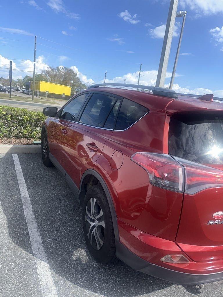 Toyota Rav4 Le - Thumbnail 8