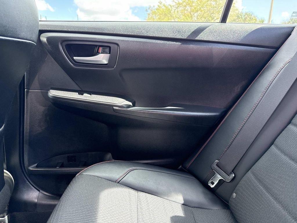 Toyota Camry Se - Thumbnail 20