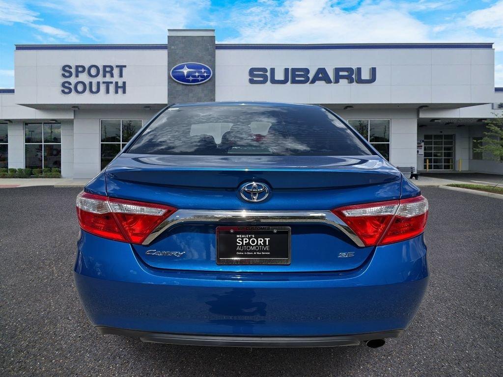 Toyota Camry Se - Thumbnail 5