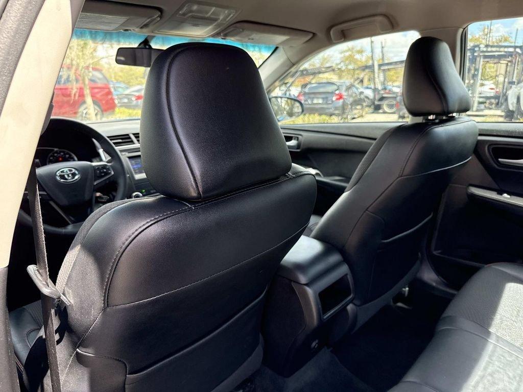 Toyota Camry Se - Thumbnail 15