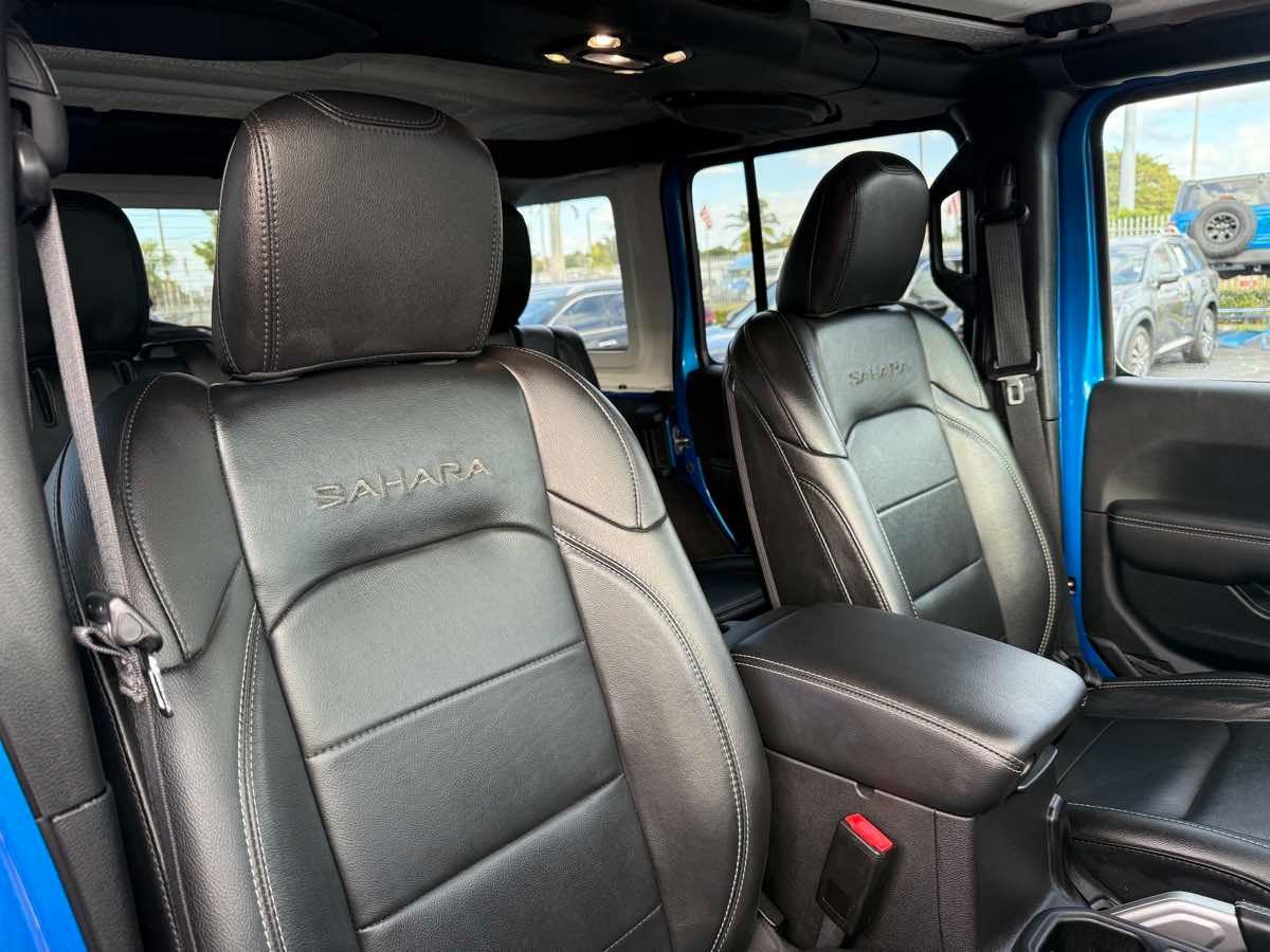 Jeep Wrangler Unlimited Sahara 4Xe - Thumbnail 16