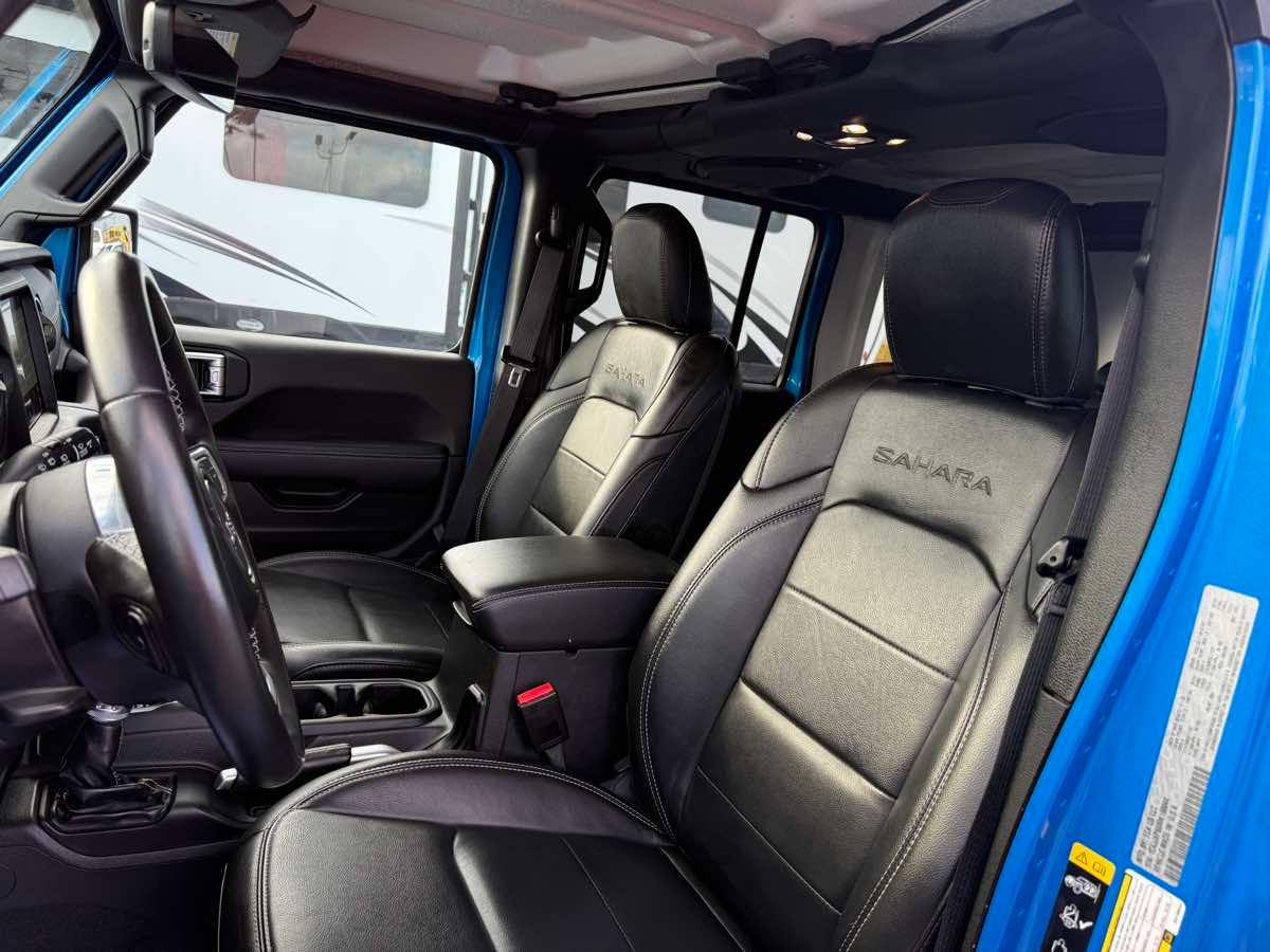 Jeep Wrangler Unlimited Sahara 4Xe - Thumbnail 12