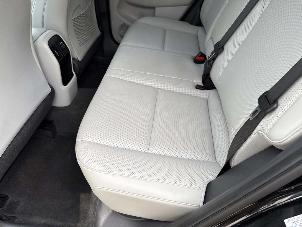 Hyundai Kona Limited - Thumbnail 17