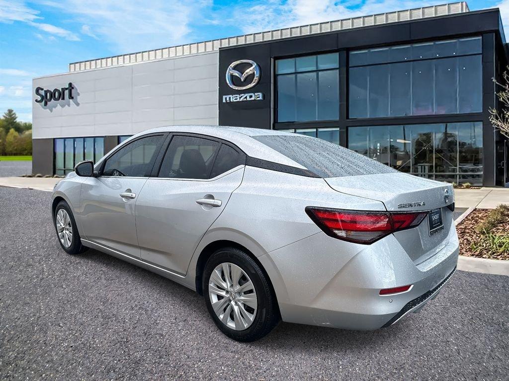 Nissan Sentra S - Thumbnail 6