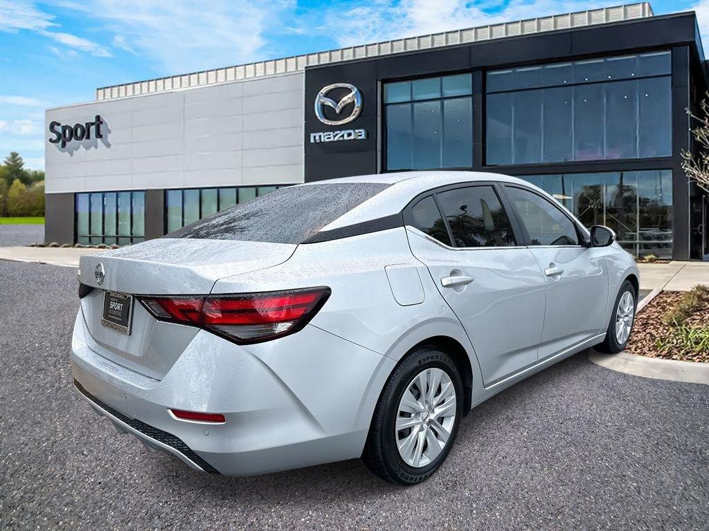 Nissan Sentra S - Thumbnail 4