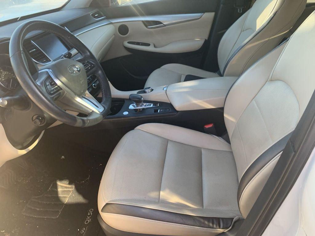 Infiniti Qx50 Essential - Thumbnail 4
