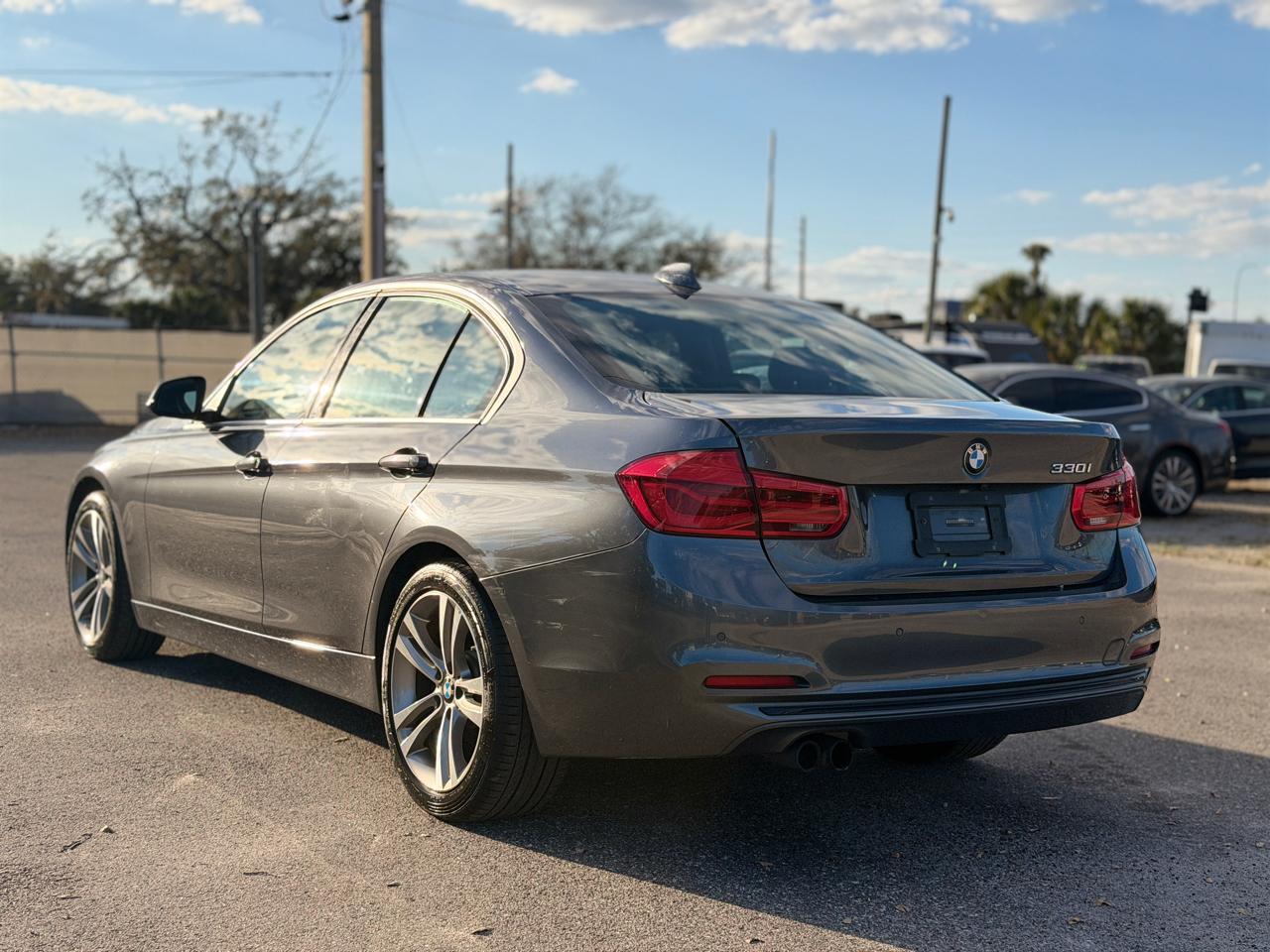 BMW 3-Series330I Sulev Sedan - Thumbnail 4