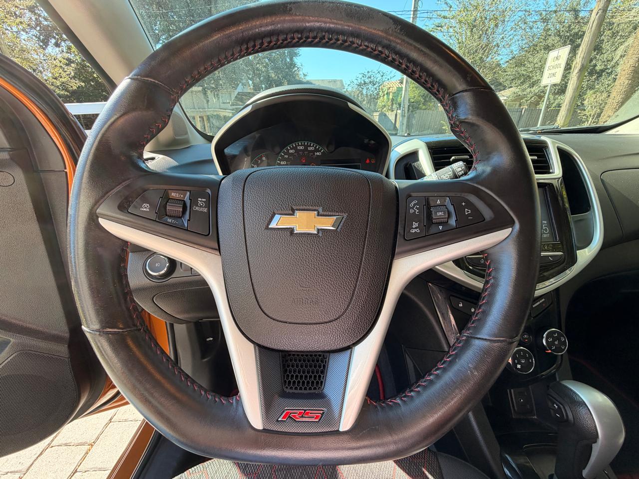 Chevrolet Soniclt Auto 5-Door - Thumbnail 2