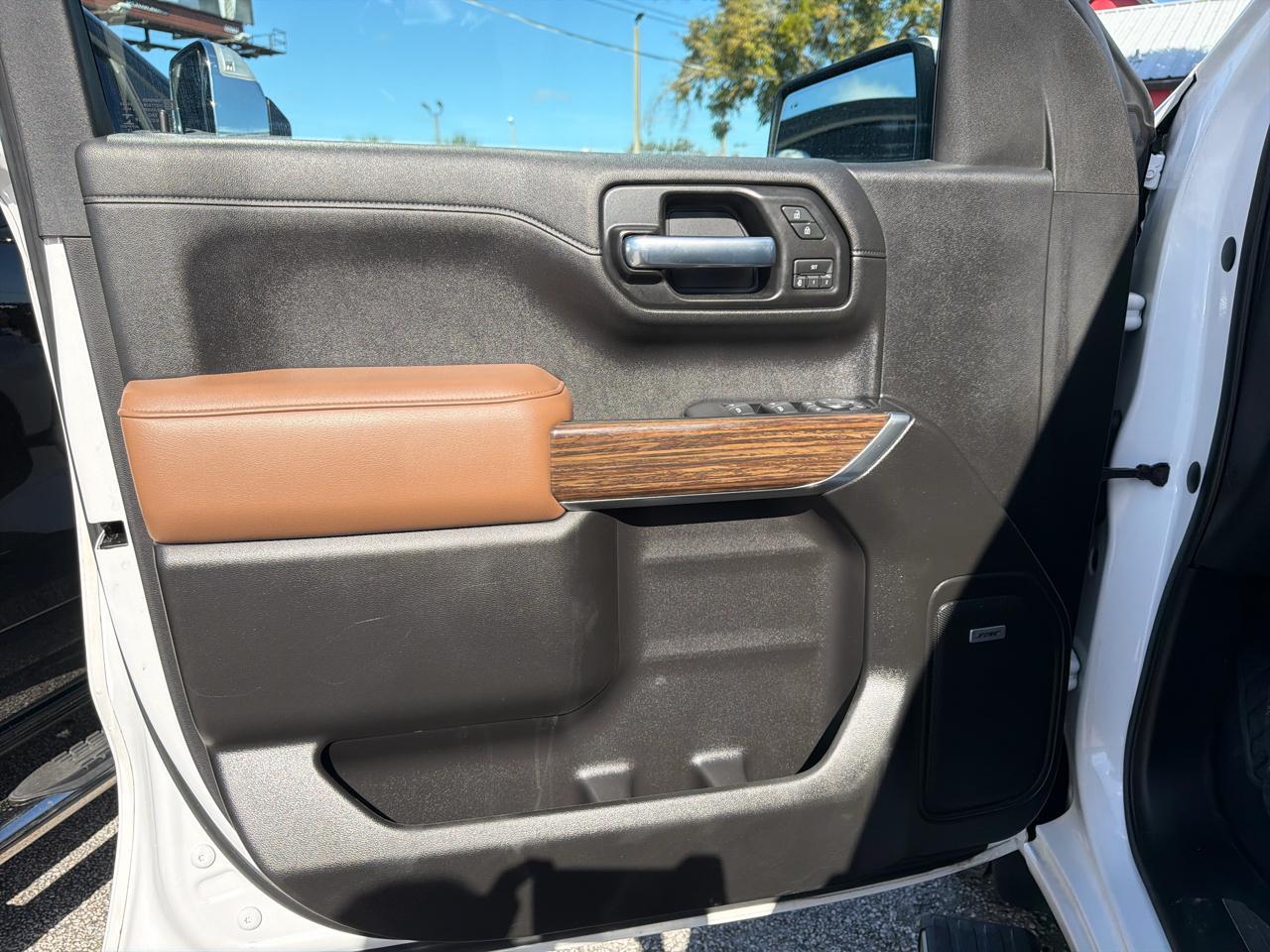 Chevrolet Silverado 1500High Country Crew Cab Short Box 2Wd - Thumbnail 5