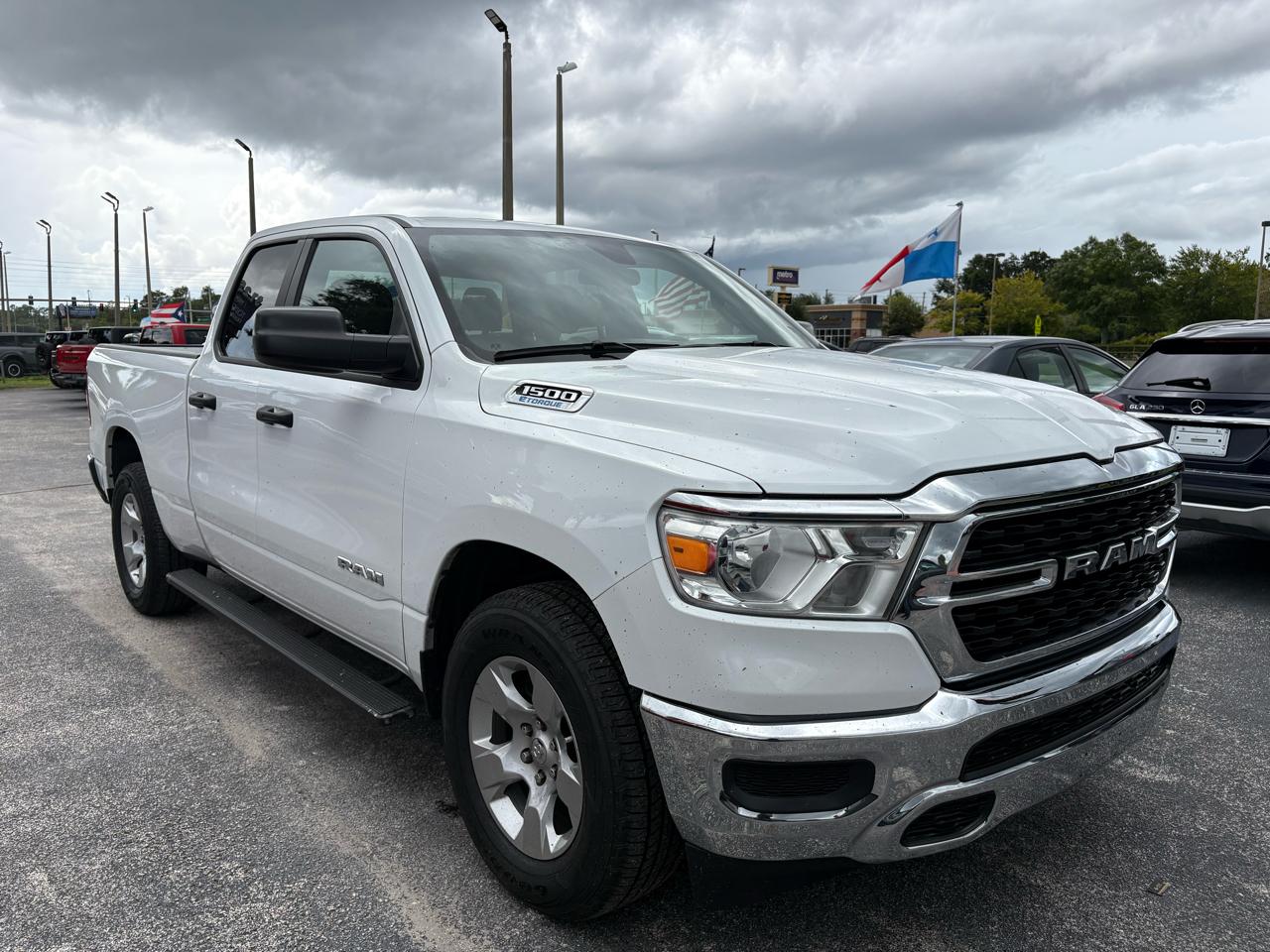 Ram 1500Big Horn Quad Cab 2Wd - Thumbnail 3