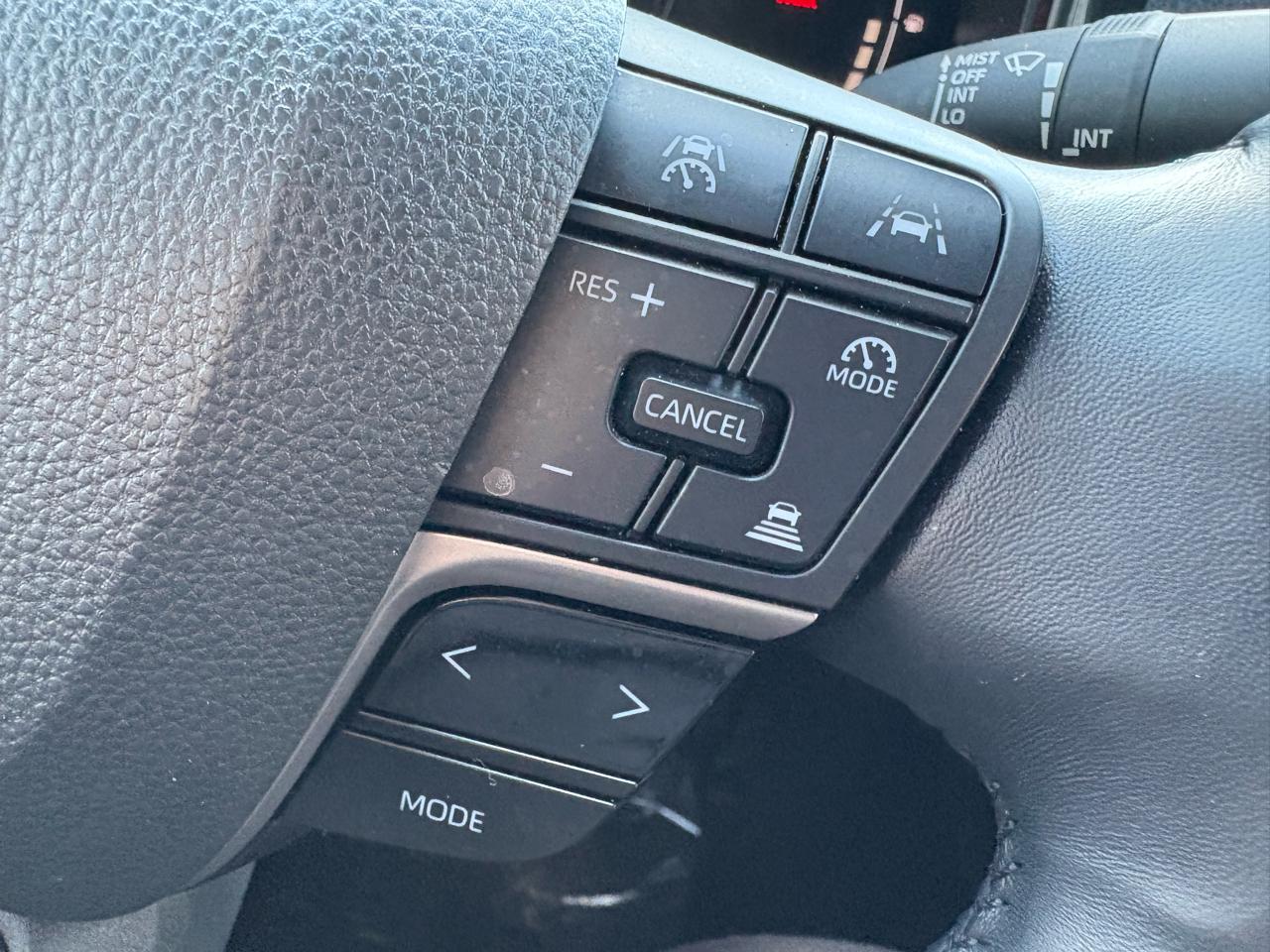 Toyota Camry Hybridxle - Thumbnail 20