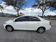 Toyota Yaris Base - Thumbnail 3