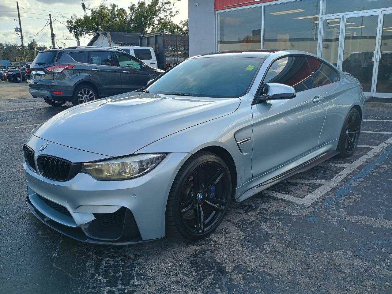 BMW M4Coupe - Thumbnail 3