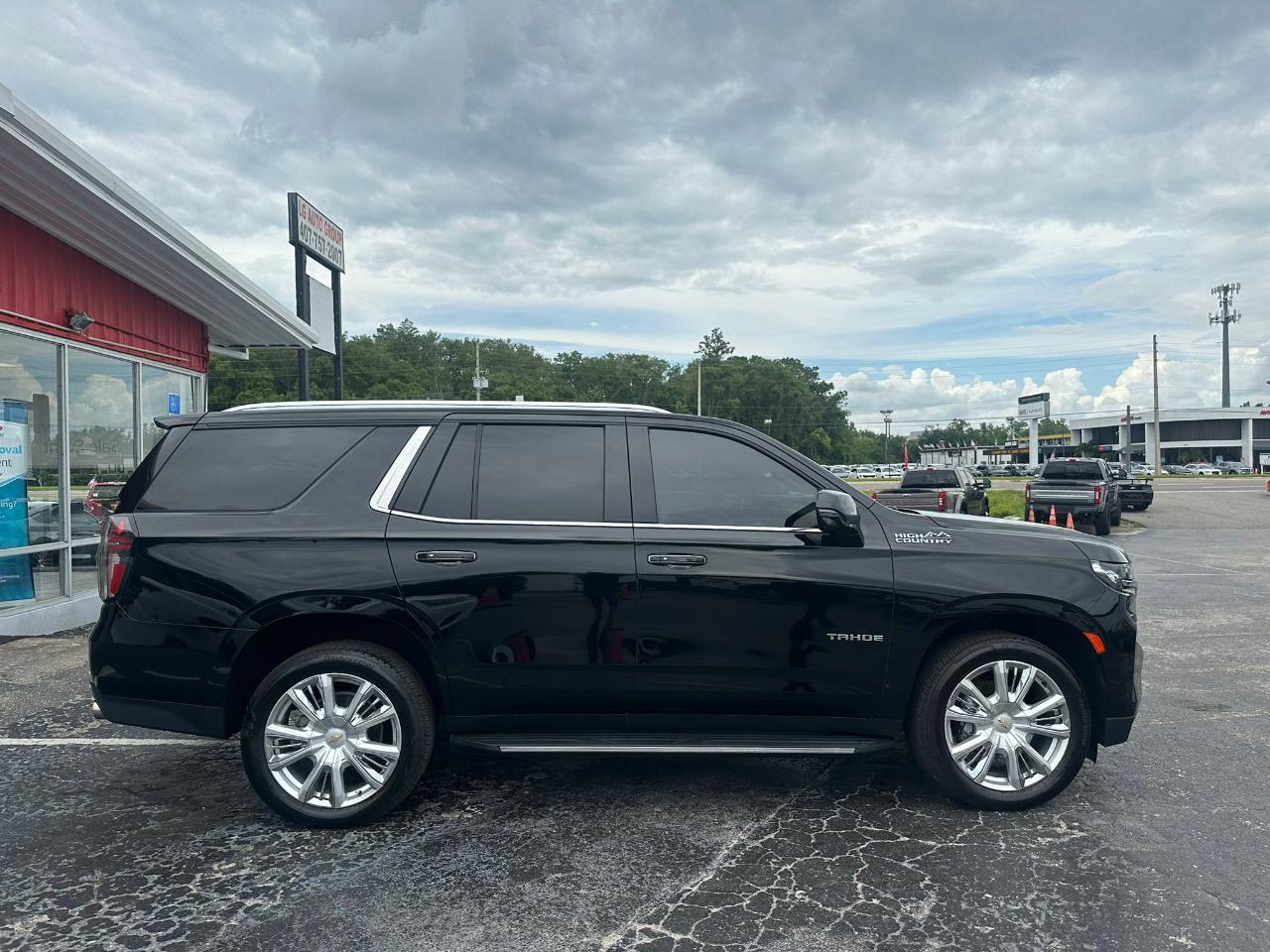 Chevrolet Tahoehigh Country - Thumbnail 2