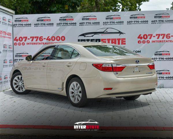 Lexus ES - Thumbnail 4