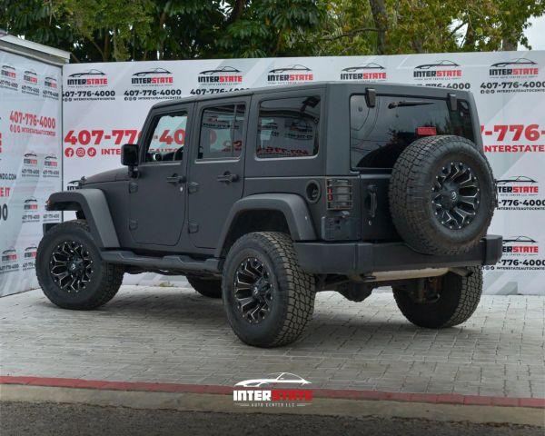 Jeep WRANGLER UNLIMITED - Thumbnail 4