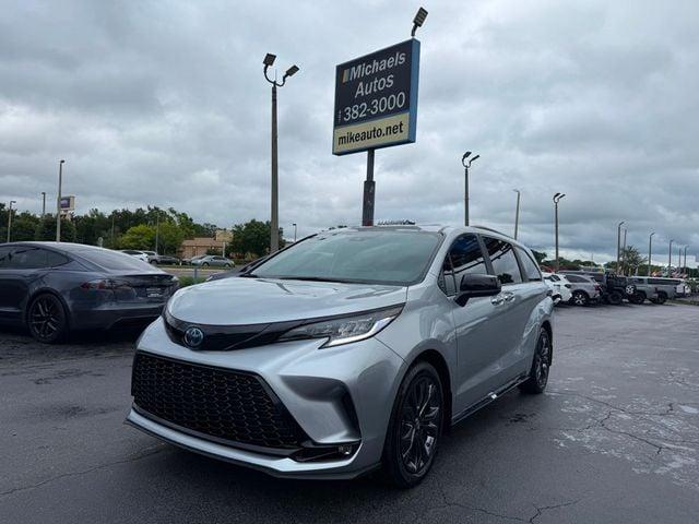 Toyota Sienna XSE FWD 7-Passenger - View 1