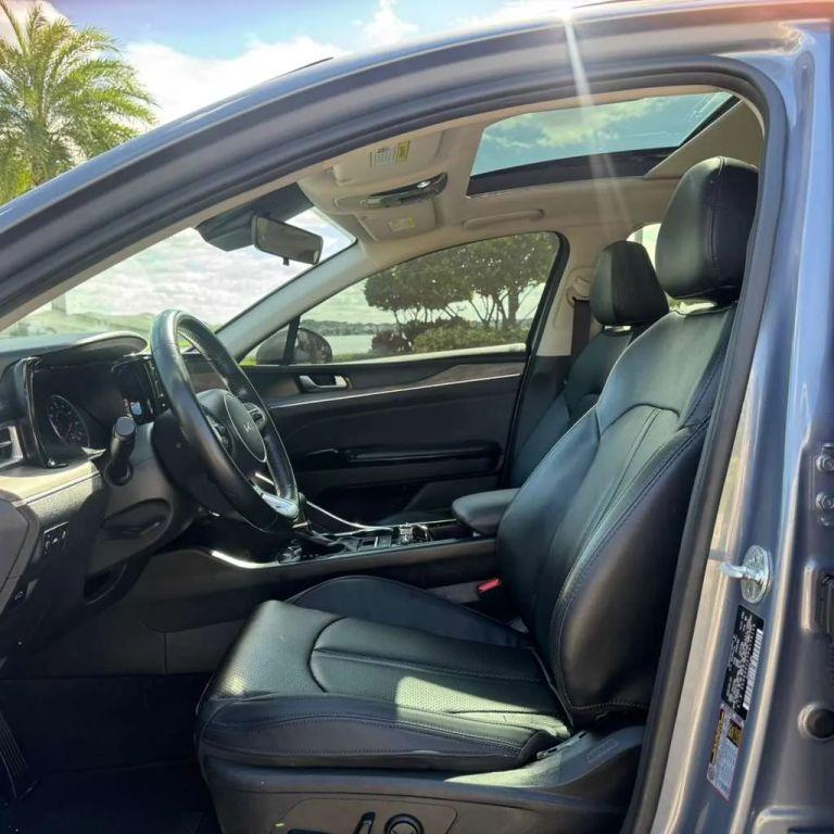 Kia K5 - Thumbnail 10