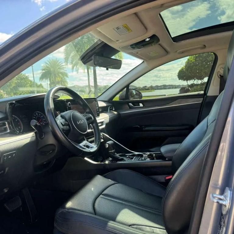 Kia K5 - Thumbnail 11