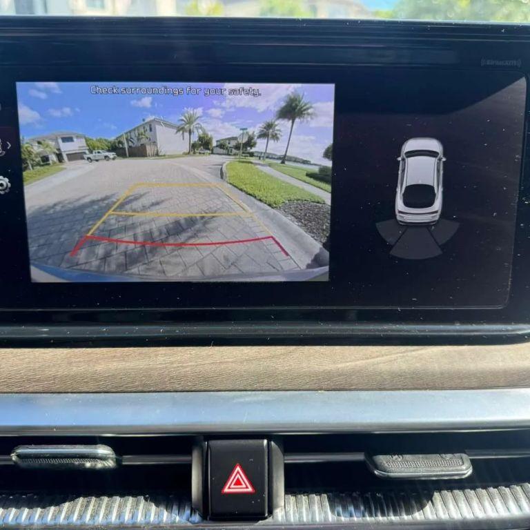 Kia K5 - Thumbnail 2