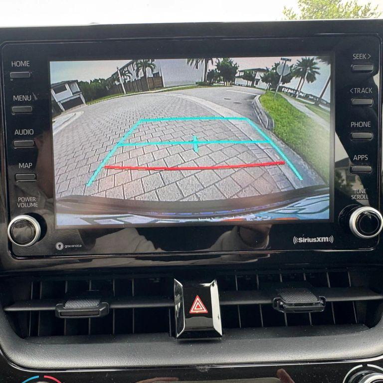 Toyota Corolla - Thumbnail 2