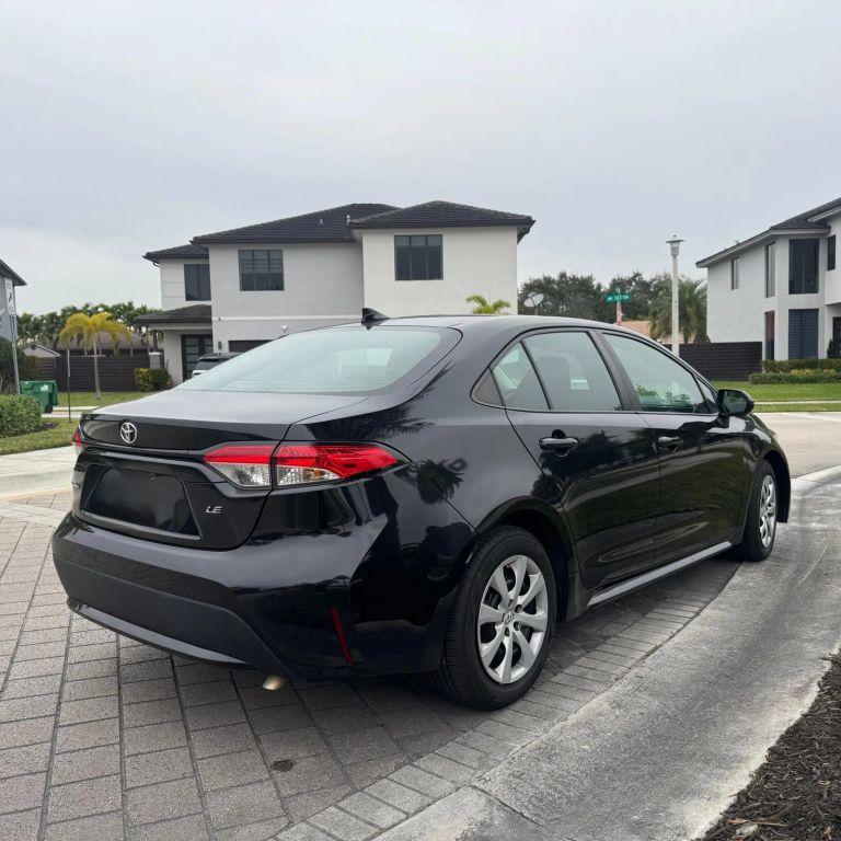 Toyota Corolla - Thumbnail 9