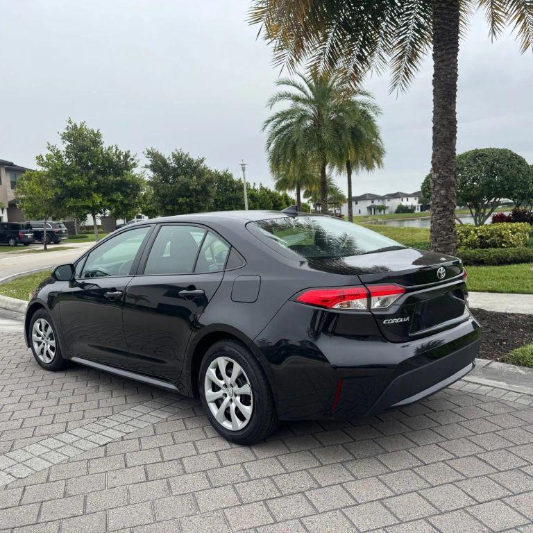 Toyota Corolla - Thumbnail 7