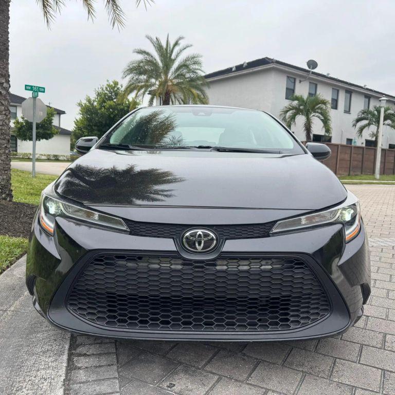 Toyota Corolla - Thumbnail 3