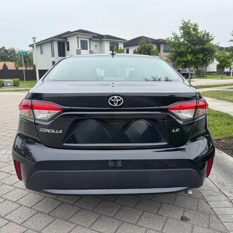 Toyota Corolla - Thumbnail 8