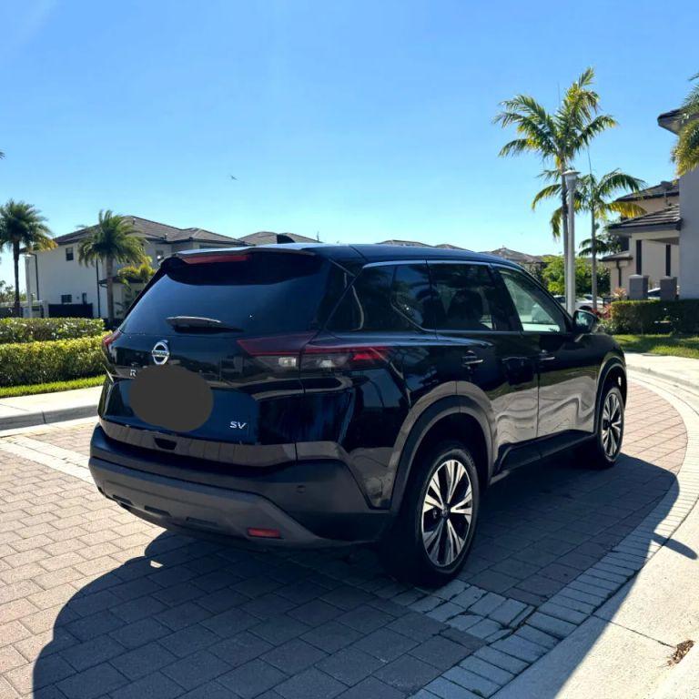 Nissan Rogue - Thumbnail 9