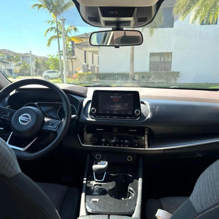 Nissan Rogue - Thumbnail 12