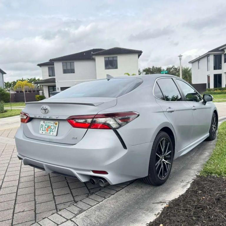 Toyota Camry - Thumbnail 7