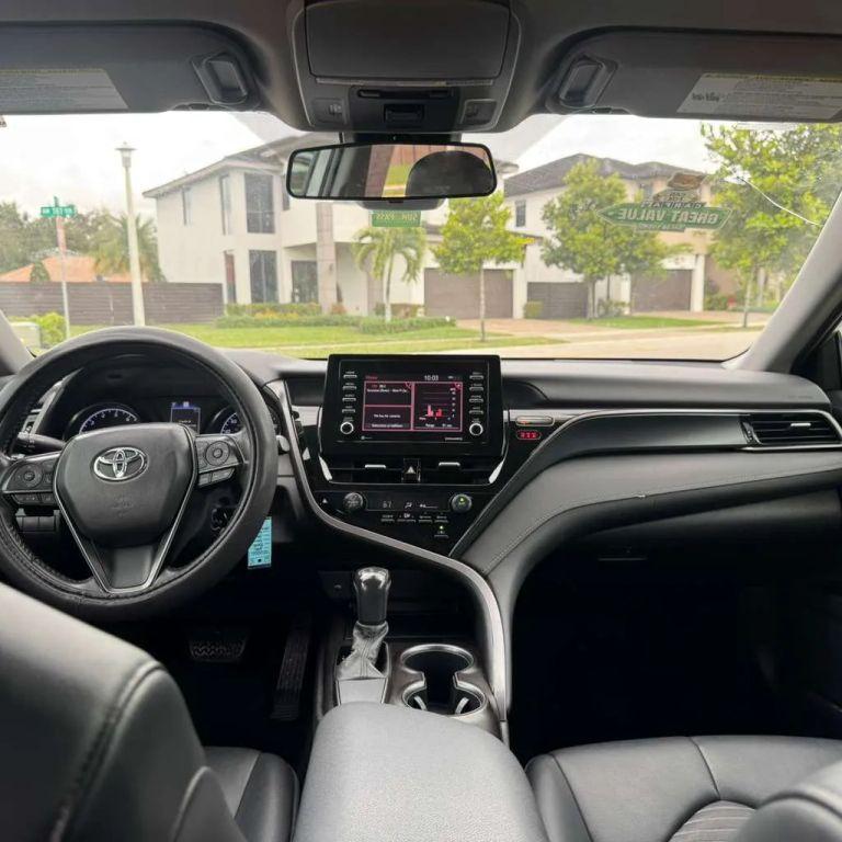 Toyota Camry - Thumbnail 12