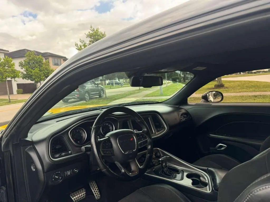 Dodge Challenger - Thumbnail 10