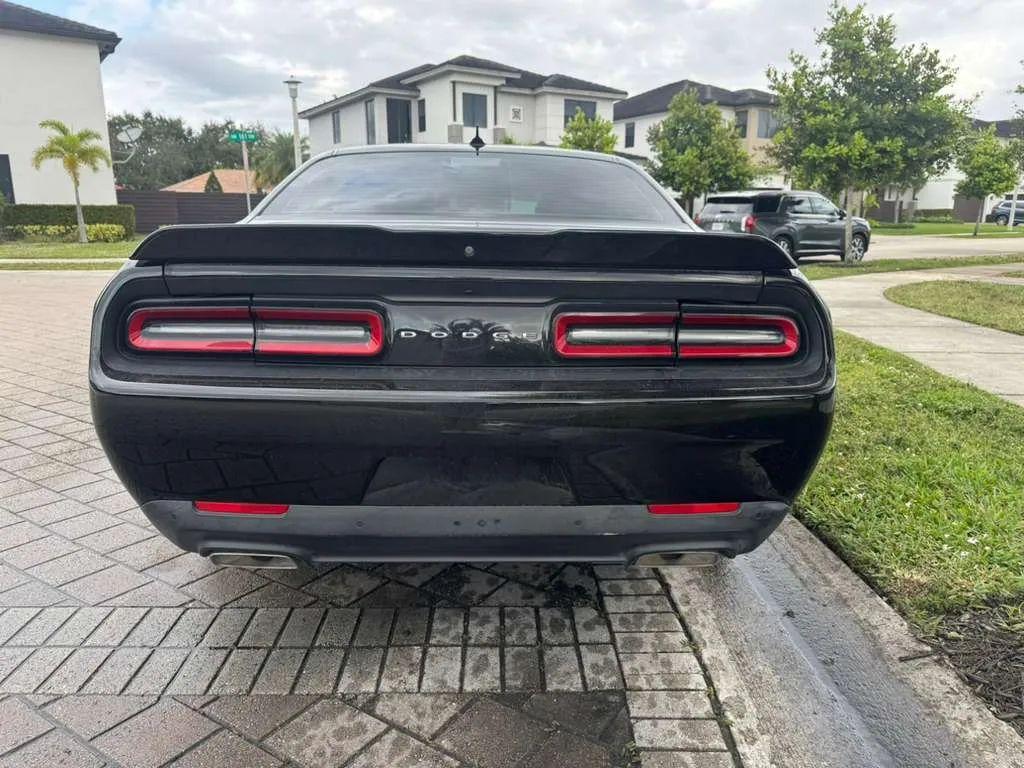 Dodge Challenger - Thumbnail 6