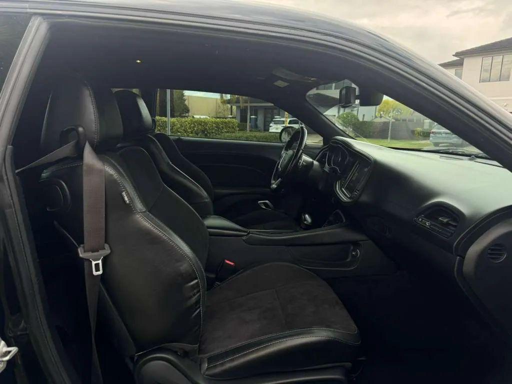 Dodge Challenger - Thumbnail 12