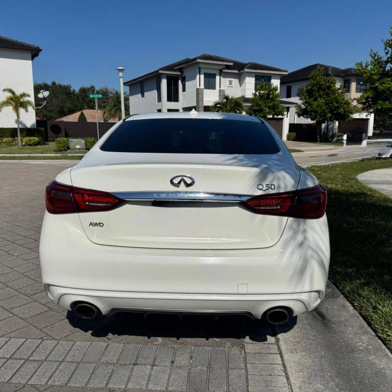 Infiniti Q50 - Thumbnail 6