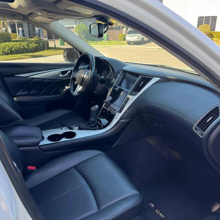 Infiniti Q50 - Thumbnail 16