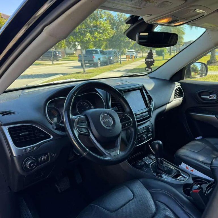 Jeep Cherokee - Thumbnail 12