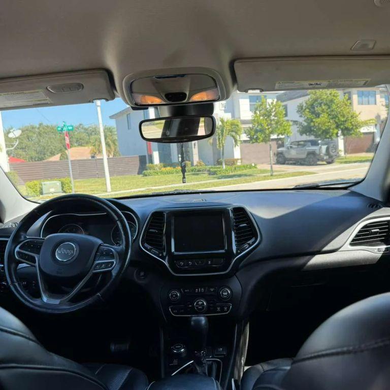 Jeep Cherokee - Thumbnail 13