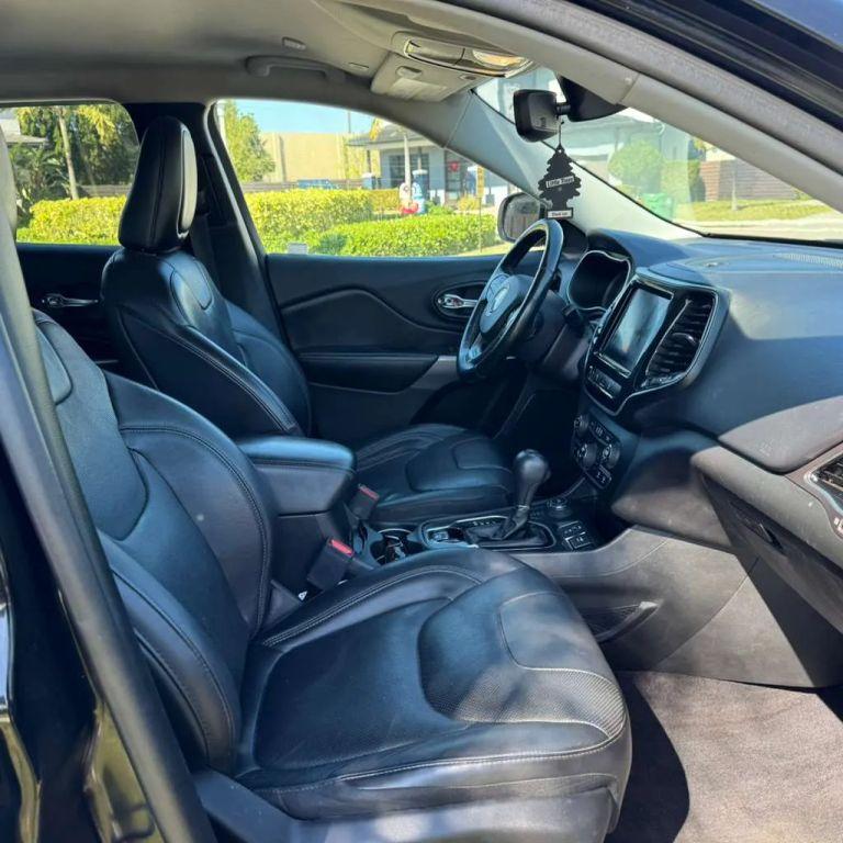 Jeep Cherokee - Thumbnail 14