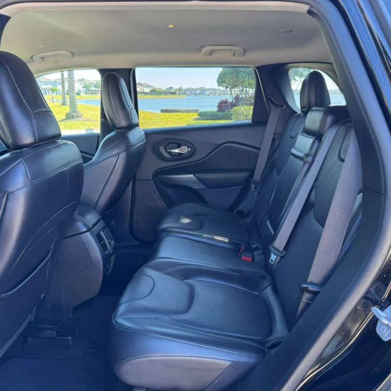 Jeep Cherokee - Thumbnail 15