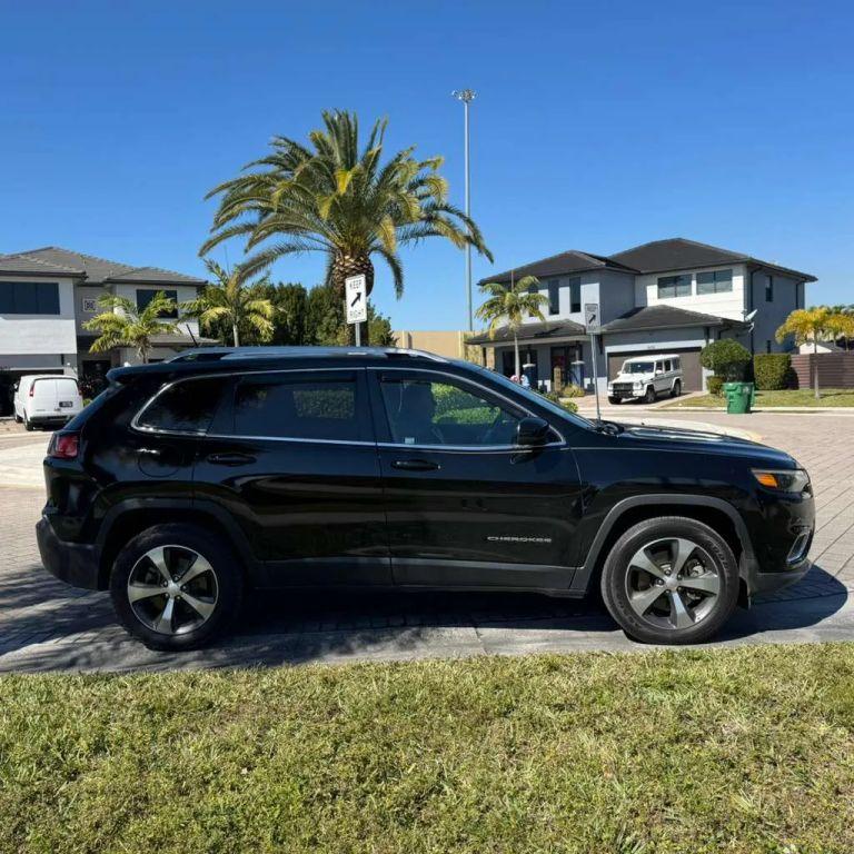 Jeep Cherokee - Thumbnail 8