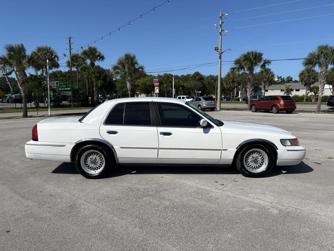 Mercury Grand Marquis - Thumbnail 3