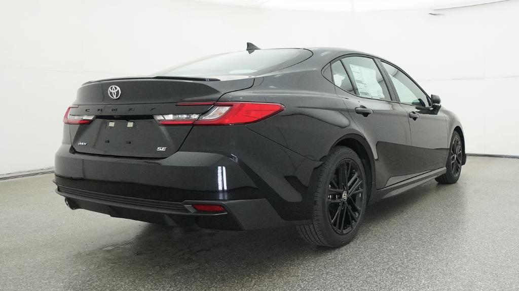 Toyota Camry Se - Thumbnail 3