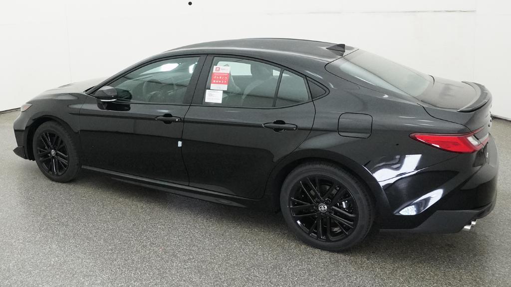 Toyota Camry Se - Thumbnail 4