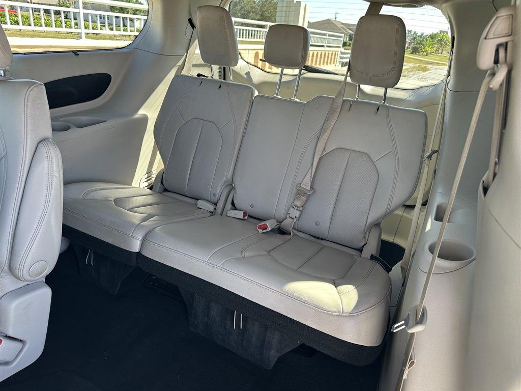 Chrysler Pacificatouring-L - Thumbnail 16