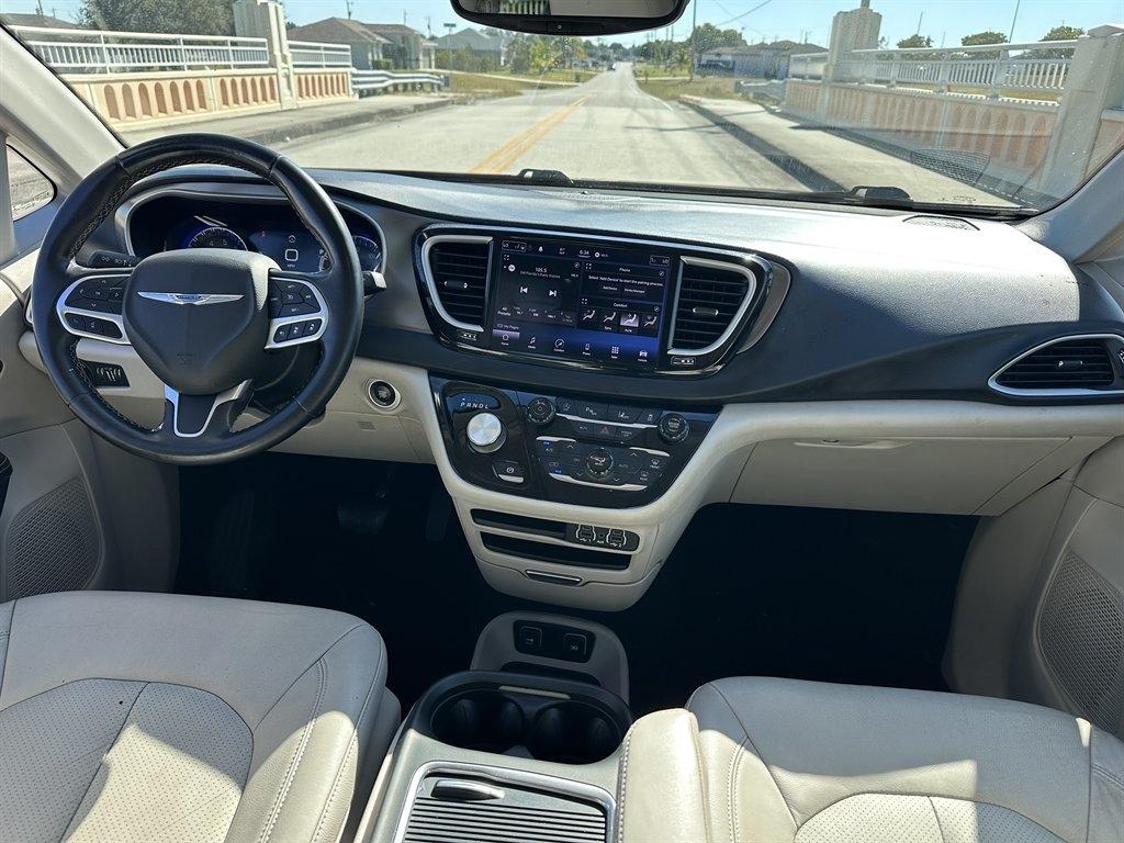 Chrysler Pacificatouring-L - Thumbnail 8